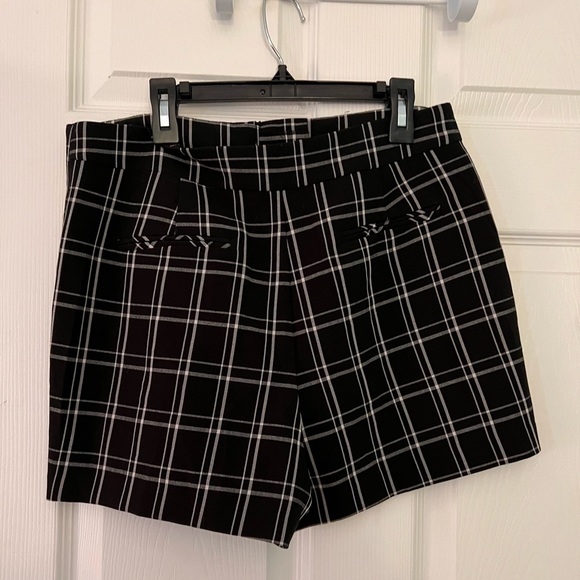 Forever 21 Black/White Large Checkered Shorts - Picture 2 of 8